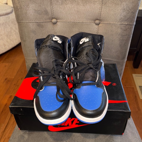 Men’s NIB NEW Nike Air Jordan1 Retro Hi OG Royal Toe Sneakers Size USA 10 - Picture 4 of 7